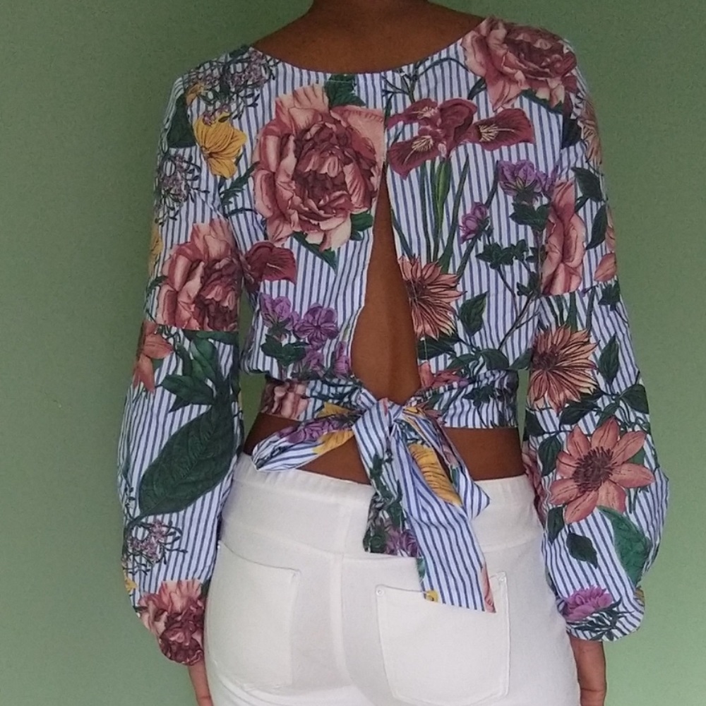 Jeuvre Floral and Stripes Balloon Sleeve Tie-Back Cropped Top - Picture 14 of 15